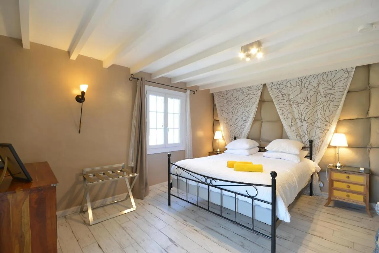 Chambres D Hotes Le Mas Julien Piscine Chauffee Adult Only Orange  Bed & Breakfast