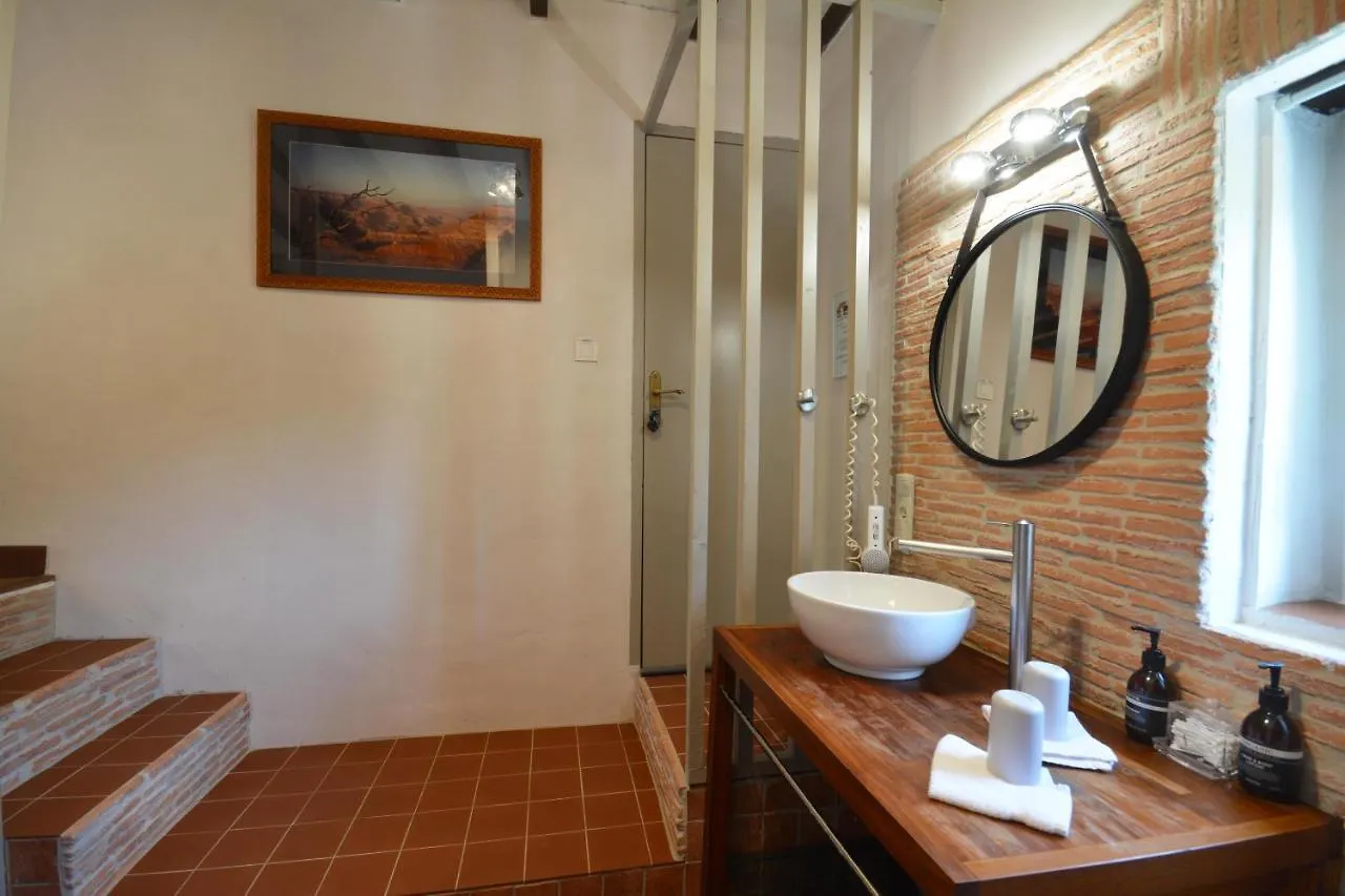 Chambres D Hotes Le Mas Julien Piscine Chauffee Adult Only Orange  3*, Orange (Vaucluse) France