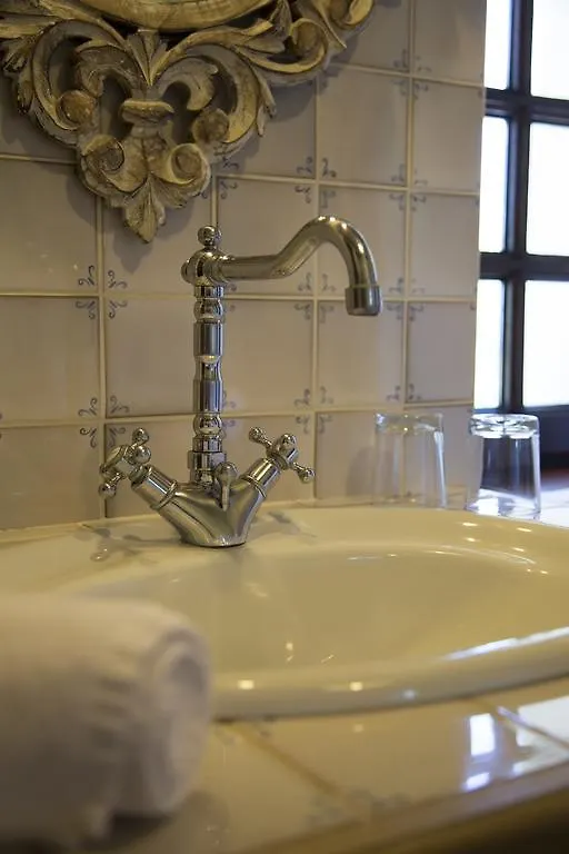 Chambres D Hotes Le Mas Julien Piscine Chauffee Adult Only Orange  Bed & Breakfast